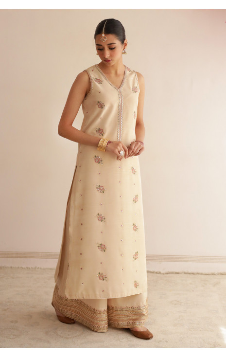 Beige Pink Outfit